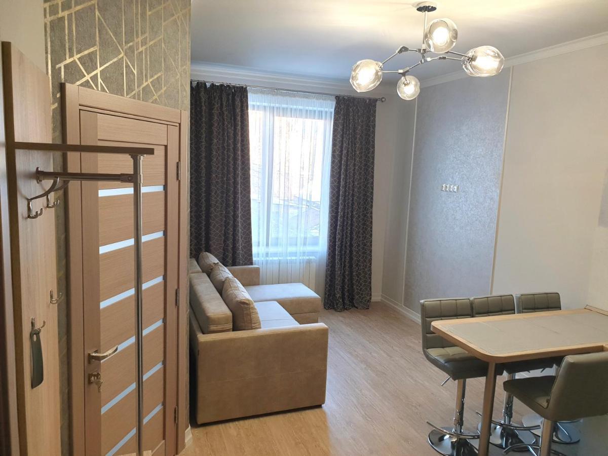 Apartment Sweethome 1 Free Parking Ужгород Экстерьер фото